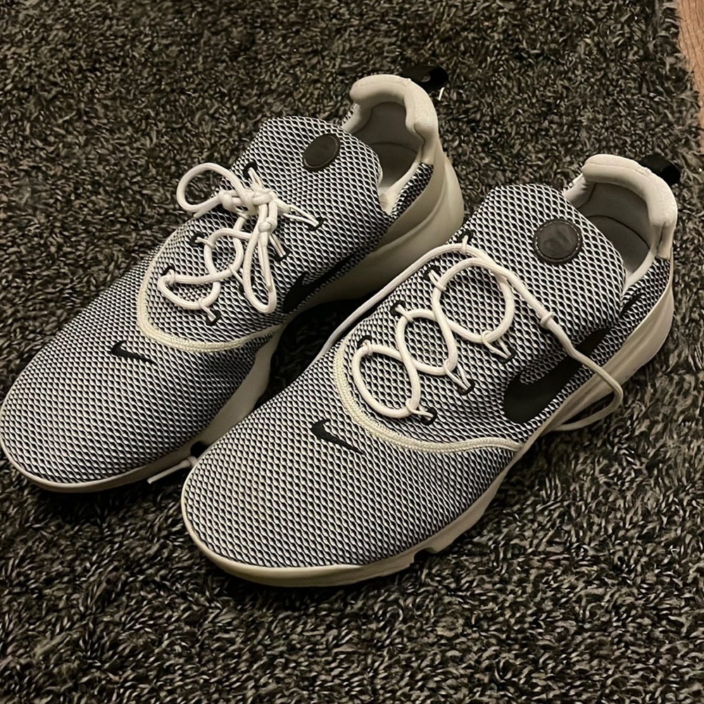 Men’s Nike shoes basically brand new size 10.5